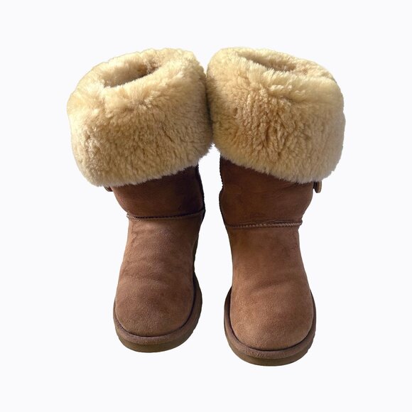 UGG Bailey Button Triple II Suede Tall Boots Sz8 Sheepskin Lined Chestnut Y2K - Picture 1 of 10